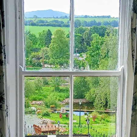 Bed & Breakfast The Meath Arms Country 4*