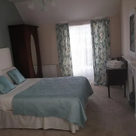 Meath Arms Country B&B *