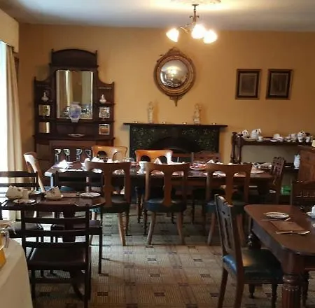 Meath Arms Country 4*