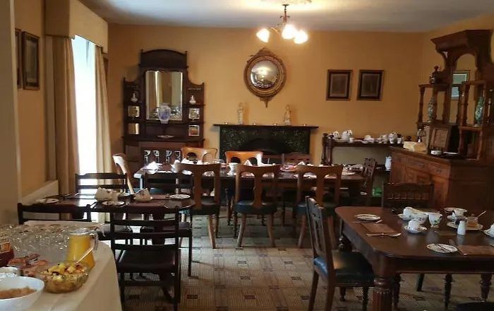 Meath Arms Country 4*